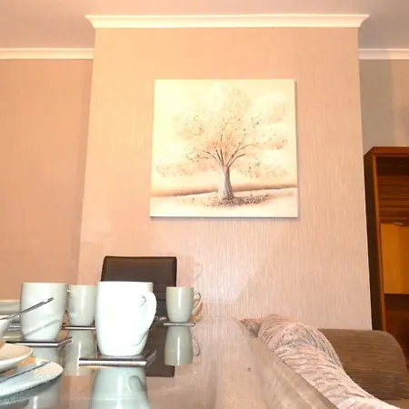 Apartamento Spacious 4 Bed Maisonette Close To Salford Quays And With Smart Tvs And Netflix Perfect For Families And Contractors *