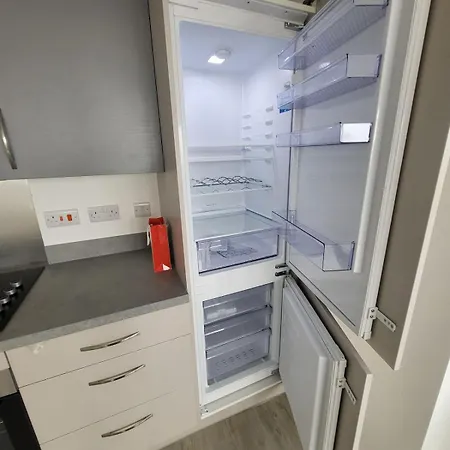 Pleasant 2 Bedroom In Salford Quays Lägenhet