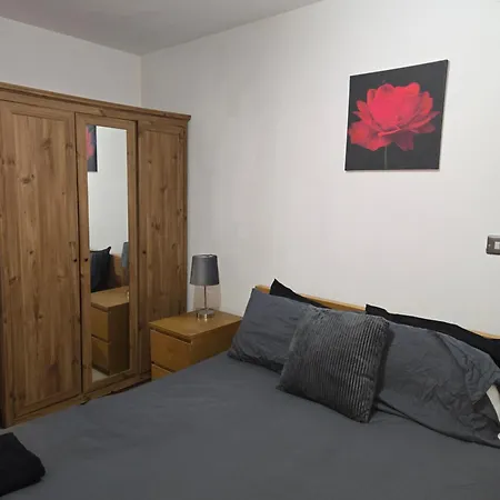 Cosy 2 Bedroom *