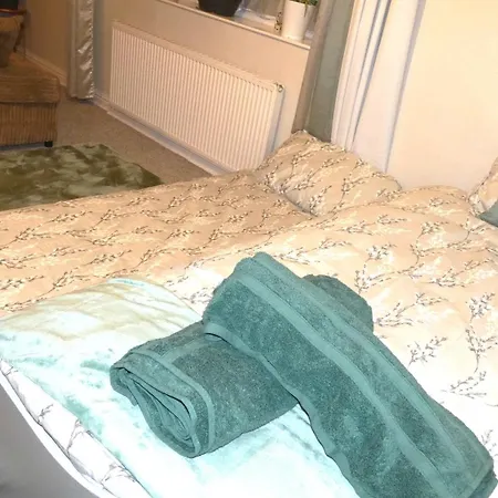 Apartamento Spacious 4 Bed Maisonette Close To Salford Quays And With Smart Tvs And Netflix Perfect For Families And Contractors