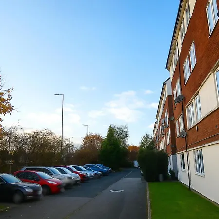 Spacious 4 Bed Maisonette Close To Salford Quays And With Smart Tvs And Netflix Perfect For Families And Contractors Apartamento