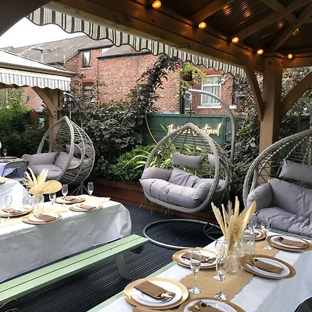 Hendham House - Near Etihad Stadium, Coop Live Arena, Ao Arena, Piccadilly Train Station & Centre Manchester