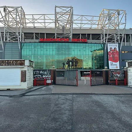 Hendham House - Near Etihad Stadium, Coop Live Arena, Ao Arena, Piccadilly Train Station & Centre Manchester