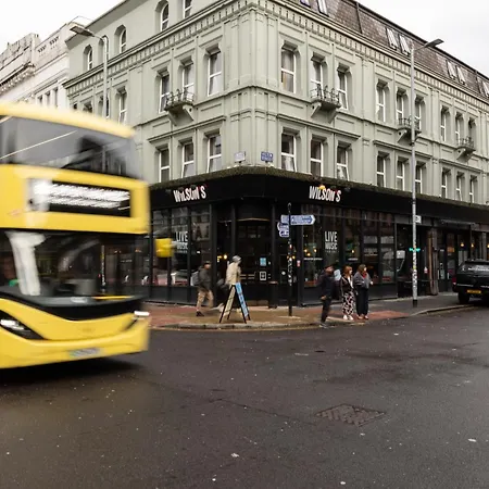 Malacuna * Manchester