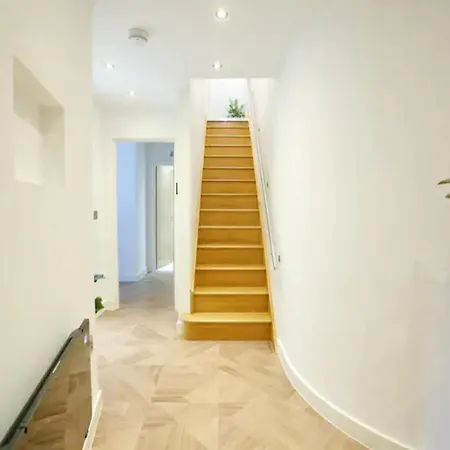 Ξενοδοχείο με διαμερίσματα Super King Penthouse Minutes From Arndale Centre - Pass The Keys Μάντσεστερ