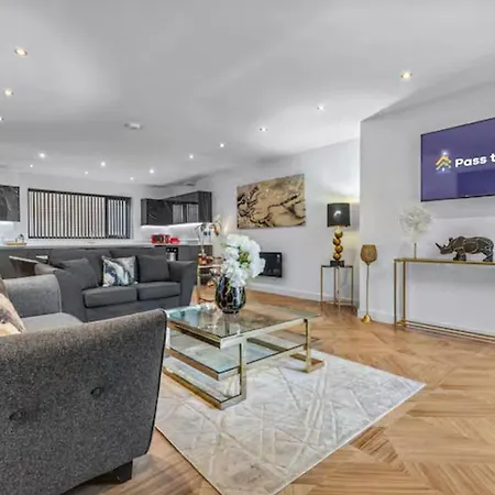 Ξενοδοχείο με διαμερίσματα Super King Penthouse Minutes From Arndale Centre - Pass The Keys Μάντσεστερ