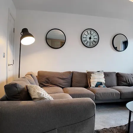 Stylish In Vibrant Salford, Manchester! מנצ'סטר