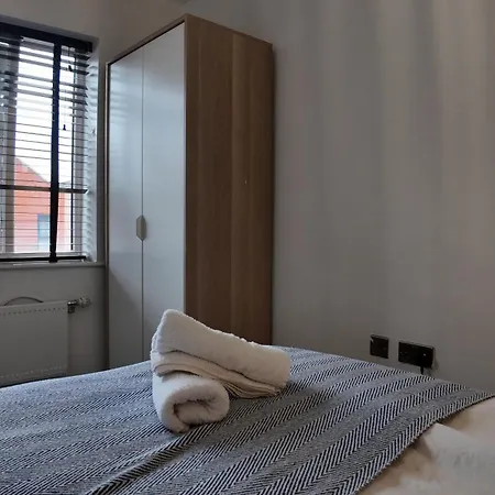 Stylish In Vibrant Salford, Manchester! *