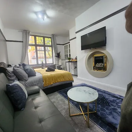 Charming Tudor White House Free Wifi Manchester