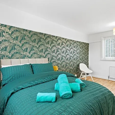 Comfy 3bedroom Getaway Hébergement de vacances Manchester