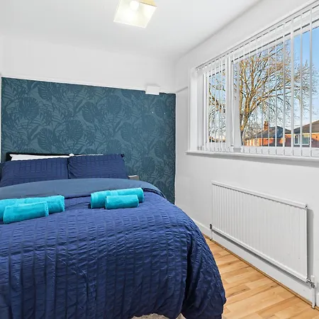 Comfy Bedroom Getaway بيت للعطل مانشستر