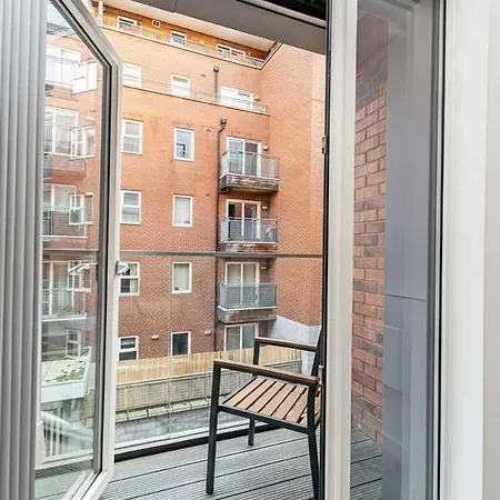 Convenient 2 Bedroom *