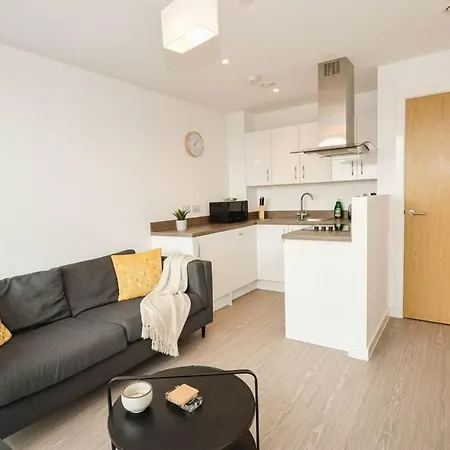 Modern 1 Bed With Views In *