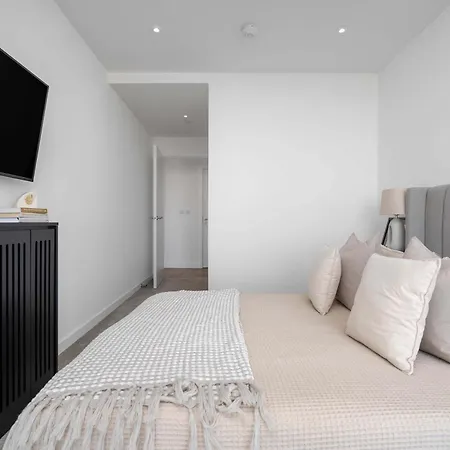 1br High-floor With Pool & Gym *