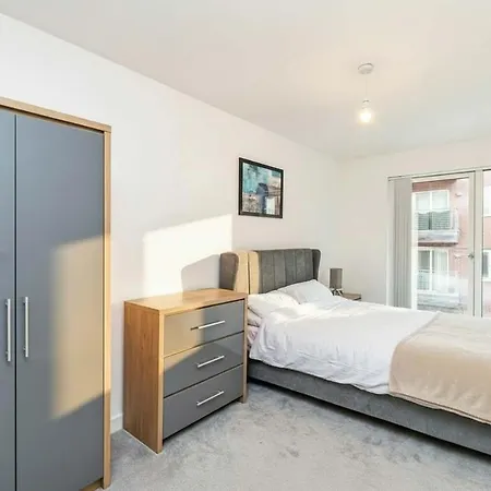 Convenient 2 Bedroom * 曼彻斯特