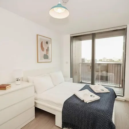 Apartmán Modern 1 Bed With Views In *