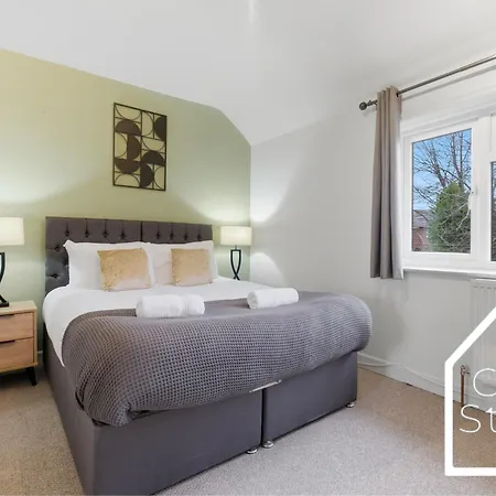 펜션 Spacious 3 Bed With Pac-man, Darts And 2 Parking Spaces