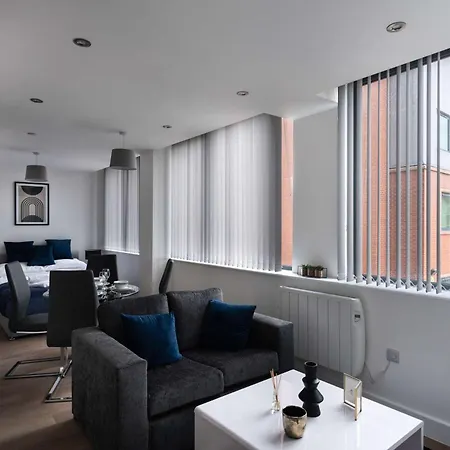 Zeni, Alexandra Rise Smart Apartamento