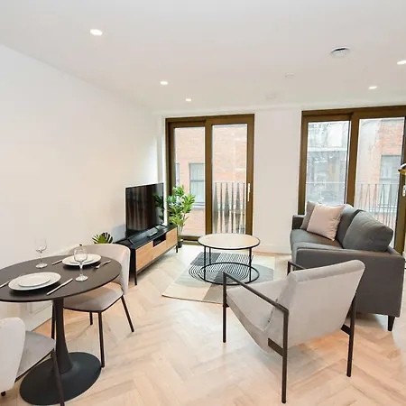 Modern 1 Bed Flat In W Balcony דירה