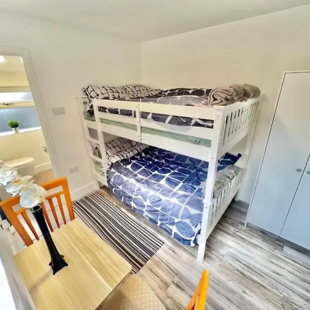 Lux Shared Flat With 2 Private Bedrooms And 2 Private En-suite Bathrooms * Манчестер