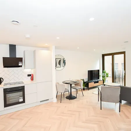Daire Modern 1 Bed Flat In W Balcony Manchester