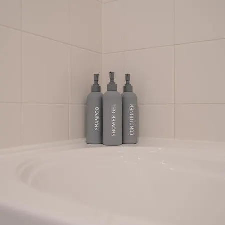 Apartment Modern 2 Bed With Balcony By Arndale