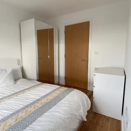 Comfy Modern Centre Daire