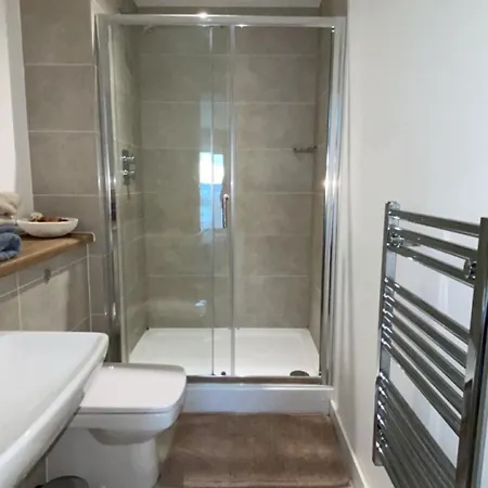 Comfy Modern Centre Daire *