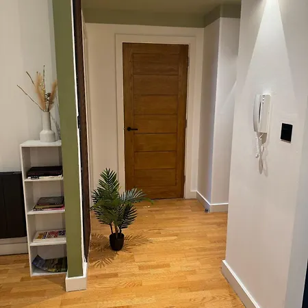 Appartamento Modern Next To Ao Arena - Parking - Local Attractions