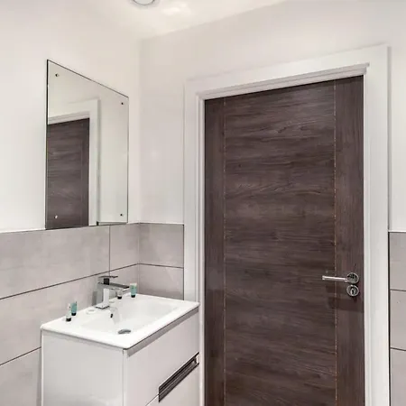 Stayzeni, Alexandra Rise 1 Bed Flat Appartement *
