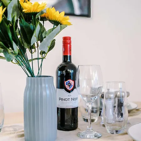 Apartamento Comfy 1br In Salford, Kitchen, Wifi And Parking *