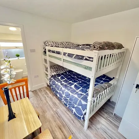 Lux Shared Flat With 2 Private Bedrooms And 2 Private En-suite Bathrooms