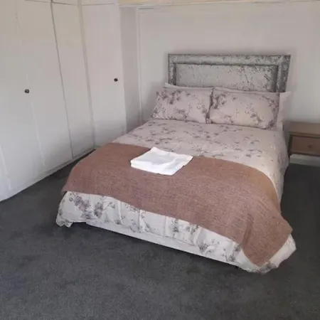 Family-friendly With Free Parking And Workspace