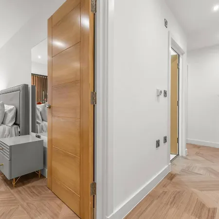 3 Bed Flat 8 Min Walk To Centre - Pass The Keys * מנצ'סטר