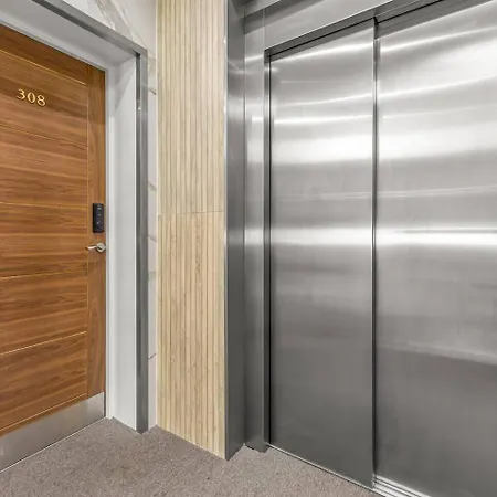 Spacious - 8 Min To Centre - Pass The Keys Daire Manchester