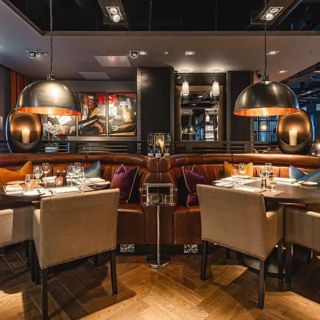 Dakota Airport マンチェスター