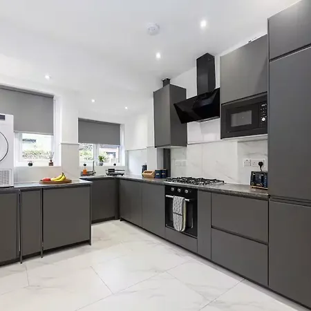 Сasa de vacaciones Modern&spacious 4-bedroom Home, Family&contractor Friendly, *