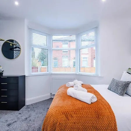 Dom wakacyjny 8min To Metrolink 20min To Etihad And Coop Live With Free Parking Manchester