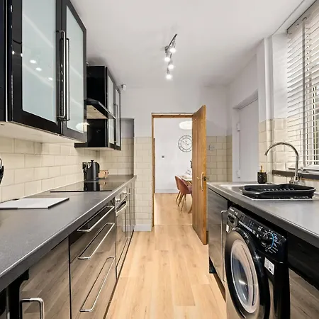 Modern And Comfy 3 Bed Near Etihad, Co-op Live Arena And Centre Hébergement de vacances *