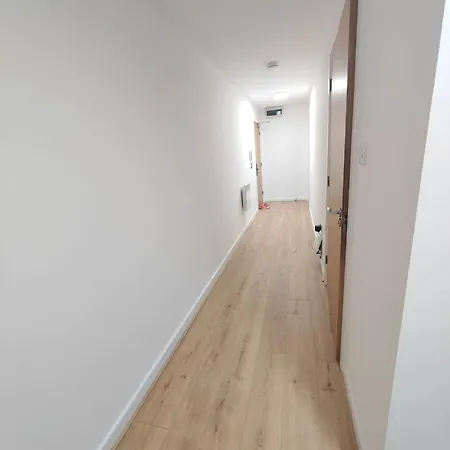 Alloggio in famiglia Fresh Private In Shared 2 Bed Flat Deltapoint *