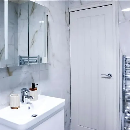 Cosy Luxe With Fresh Bakes *