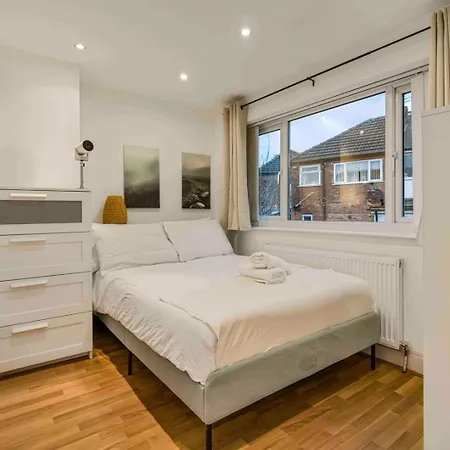 Guestready - Cozy 3-bedroom In Droylsden 3* مانشستر