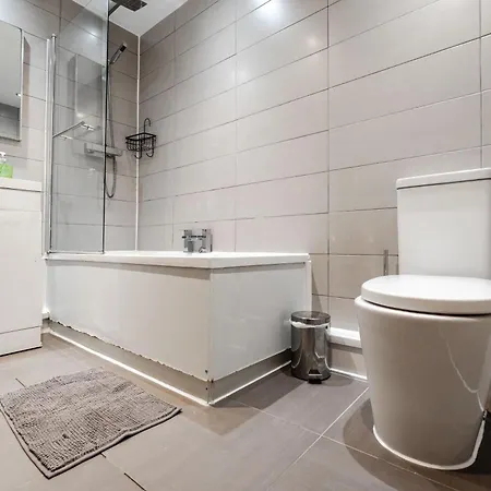 Modern Centre 3bd - Fire Pit - Free Parking Манчестер