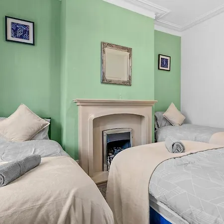 Premium Failsworth - Sleeps Up To 14! Ferienhaus Manchester