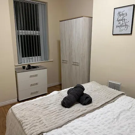 Сasa de vacaciones 4-bed Retreat Great For Groups Mánchester