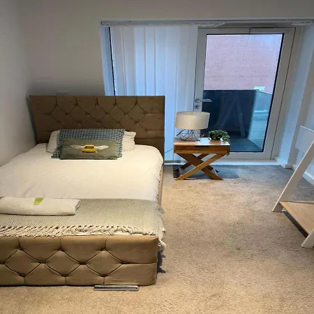 Stylish Townhouse With Parking - Pass The Keys 度假居 *