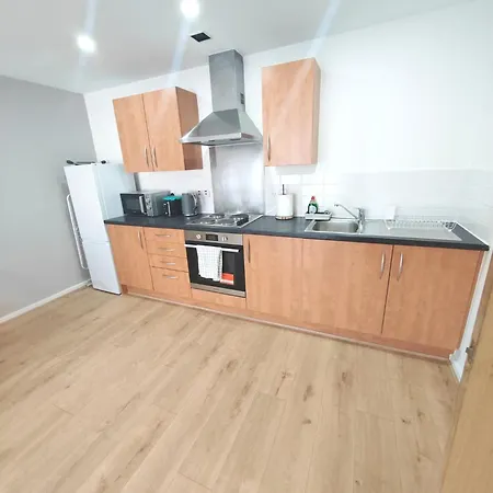 New Private In Shared 2 Bed Flat Camp St * Manchester