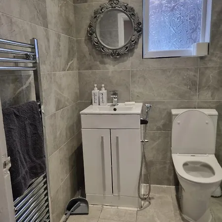 4-bed Retreat Great For Groups Сasa de vacaciones Mánchester