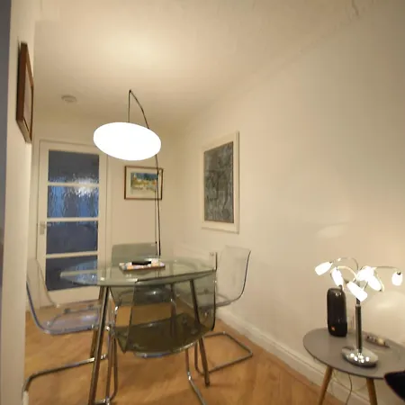 Cosy 2bdr House With Driveway Near Feriehus *