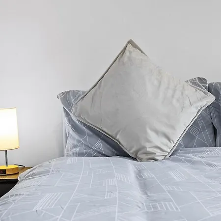 Premium Failsworth - Sleeps Up To 14! Ferienhaus *